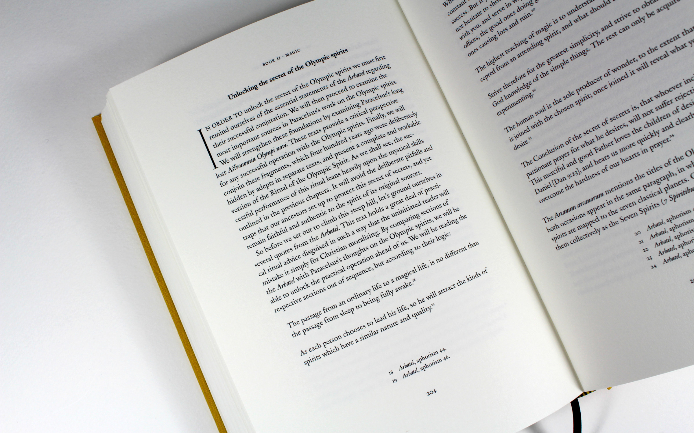 Outstanding typesetting with Fontwerk’s Romaine, an interpretation of Robert Granjon’s Ascendonica from 1570. The initial is set in Remnants (Apfel Type Foundry).