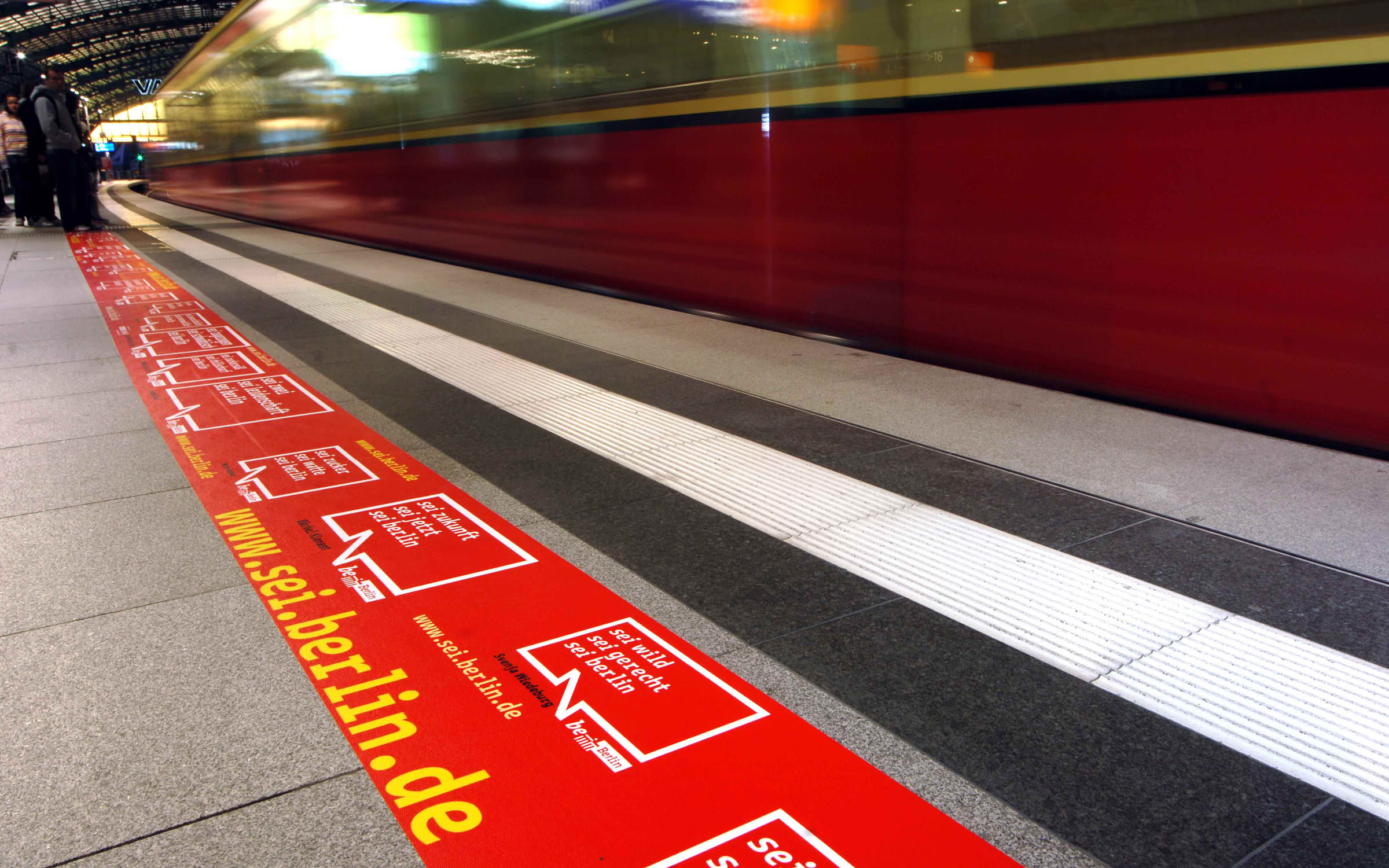 Die Schriftart Change Letter (bisher noch nicht als Retail-Font veröffentlicht) im Einsatz als Hausschrift für Berlin – S-Bahn