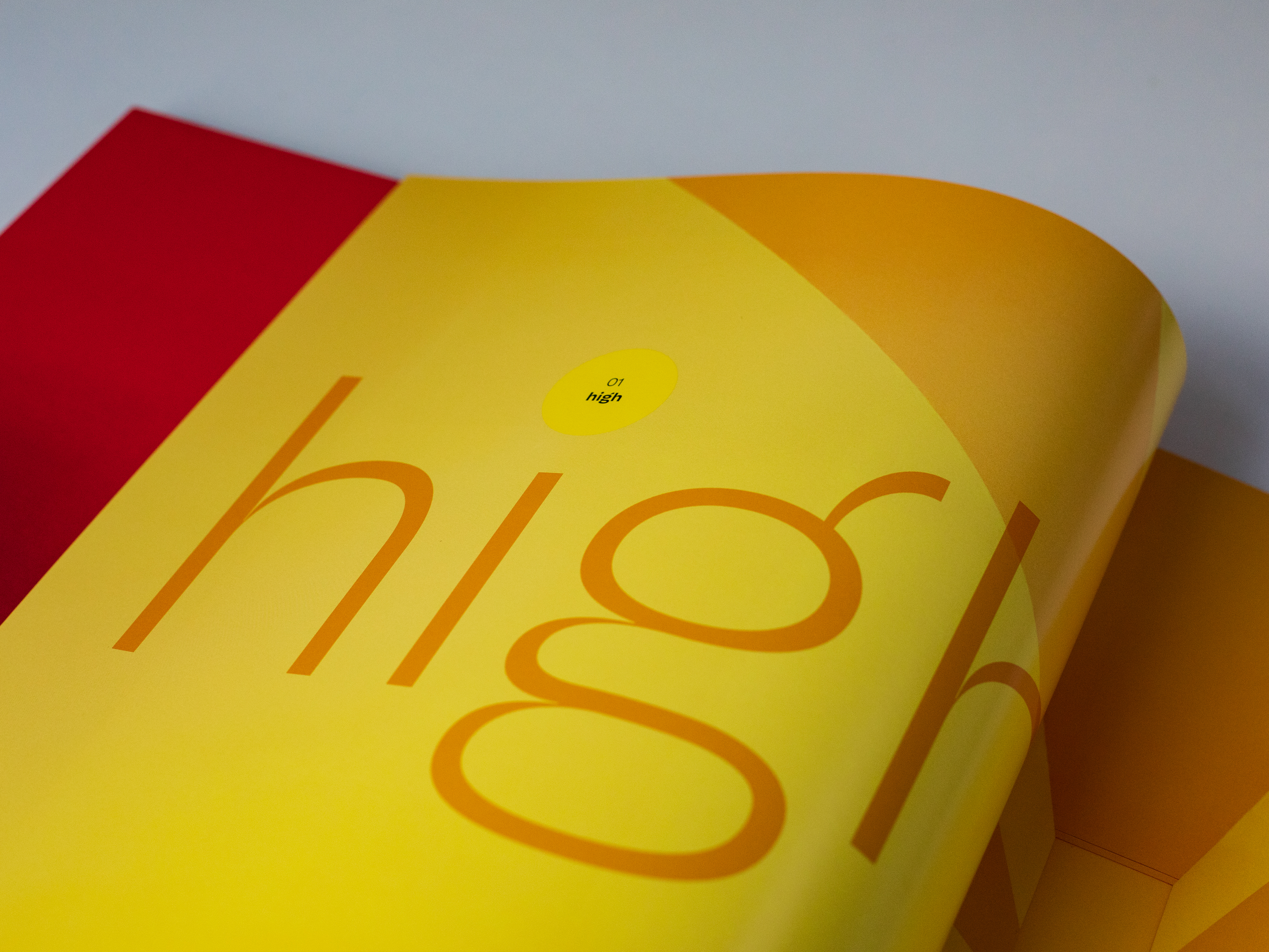Fonts im Alltag: Ina Müller’s jüngstes Album ‚6.0‘ ist ihr bislang erfolgreichstes, denn sie eroberte erstmals Platz eins der deutschen Charts. Zentraler Player im Artwork ist die Schrift McQueen.