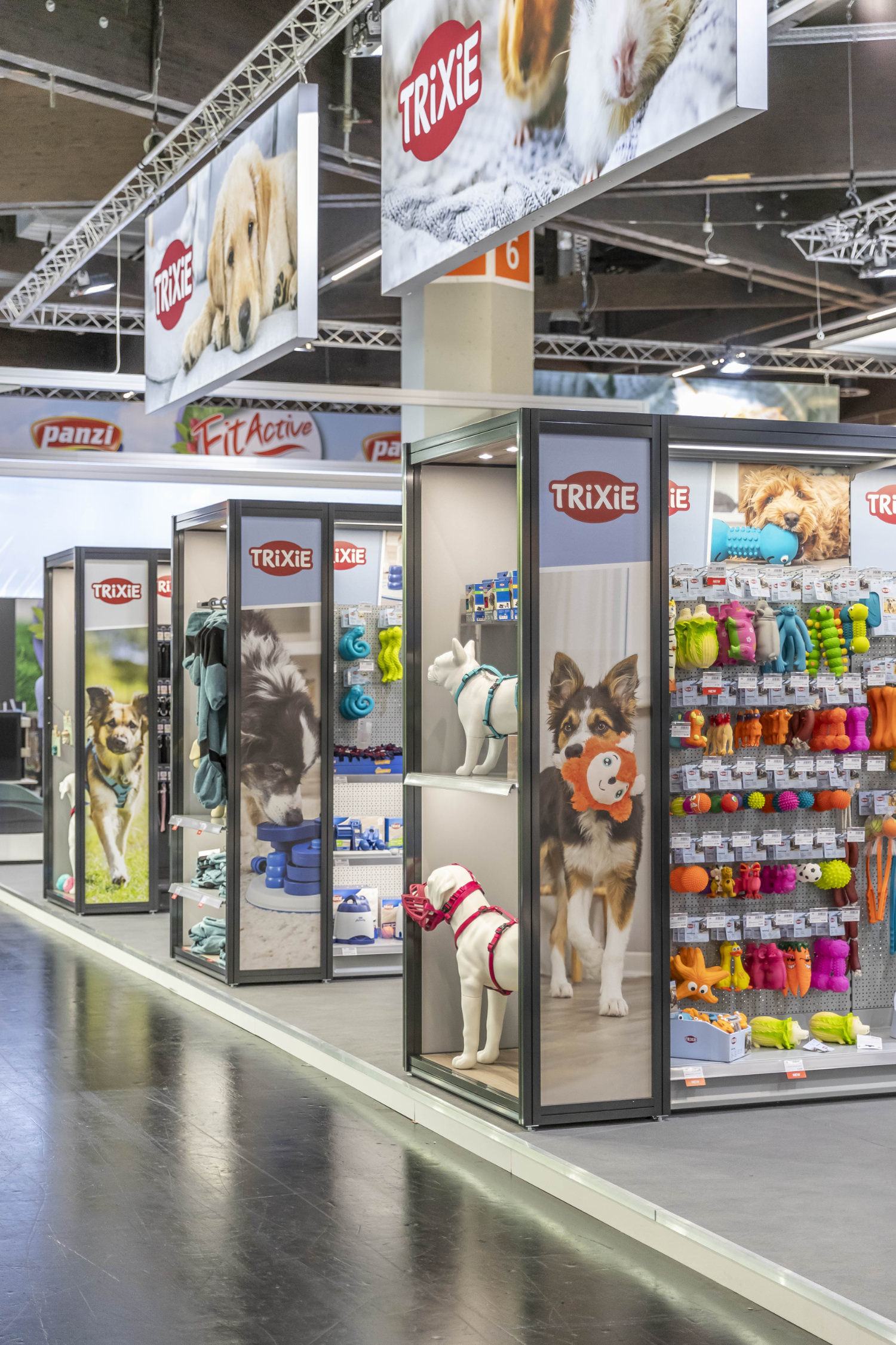 Case study: Modernization of Trixie’s logo – Trixie celebrated its 50th anniversary and introduced its new identity at Interzoo in Nuremberg, the world’s leading trade fair for the pet industry