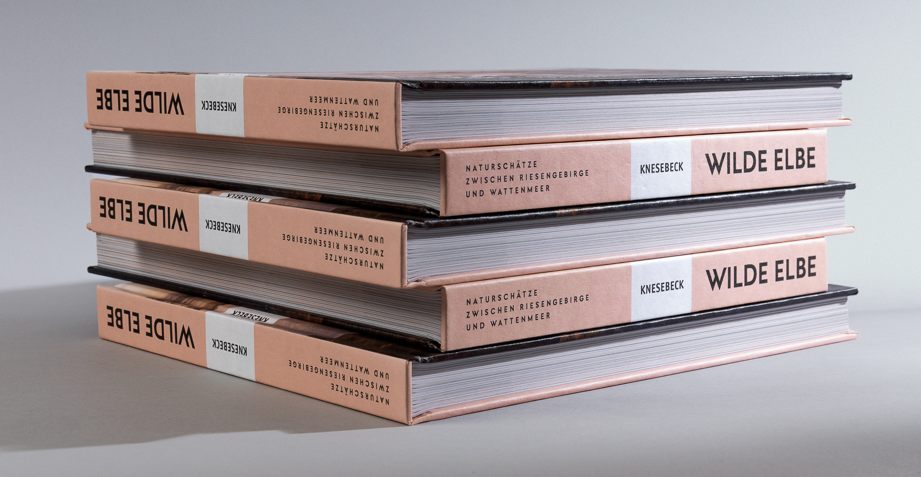 Fonts in use: The West typeface for the book ‘Wilde Elbe’